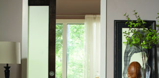 How to Bring More Space into Bathrooms